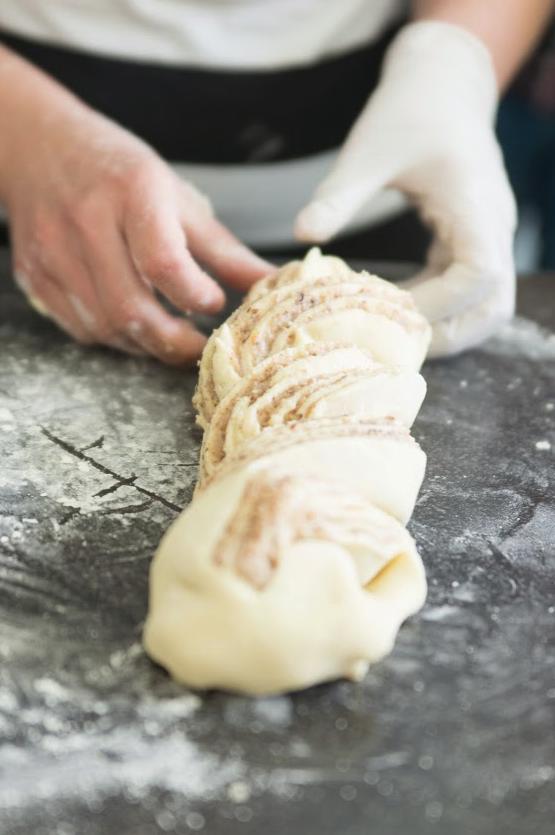 Hefezopf mit Aprikosen - Marzipan - Füllung - Tanja`s glutenfreies Kochbuch