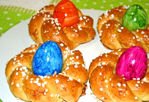 Osterkränzchen aus Hefeteig - Tanja`s glutenfreies Kochbuch