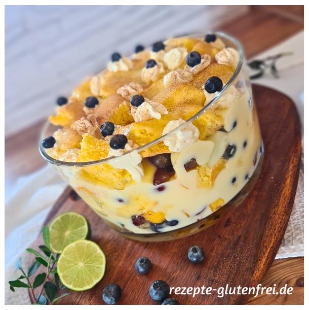 Pudding-Trifle mit Früchten